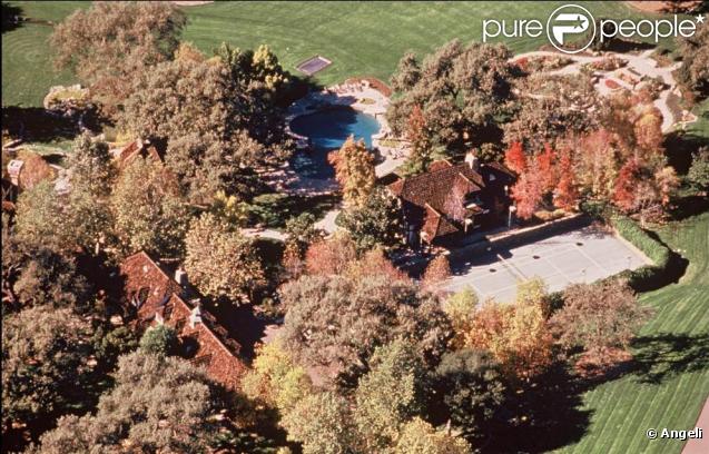 Les obsèques de Michael Jackson, dont le corps sera exposé publiquement, auront lieu dans son ranch de Neverland