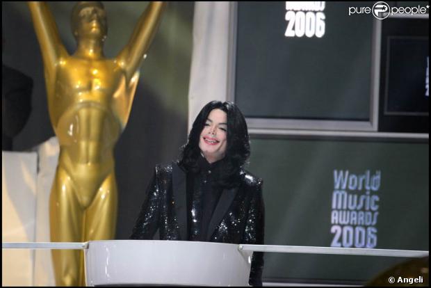 Les obsèques de Michael Jackson, dont le corps sera exposé publiquement, auront lieu dans son ranch de Neverland