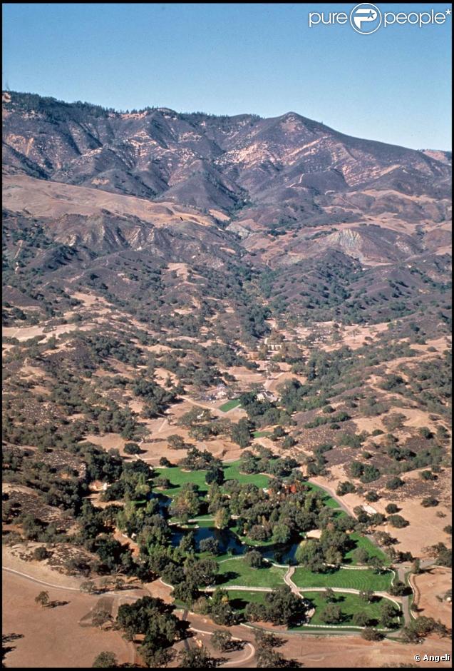 Les obsèques de Michael Jackson, dont le corps sera exposé publiquement, auront lieu dans son ranch de Neverland