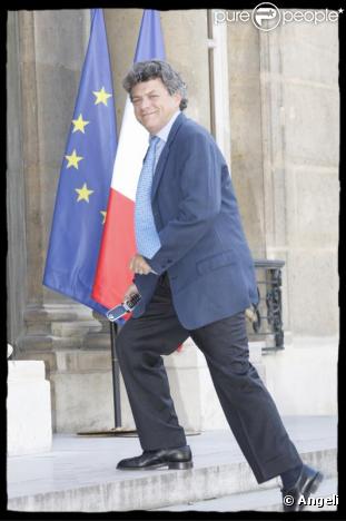 Jean-Louis Borloo a assisté au sacre de Line Renaud en tant que Grand Officier de l'Ordre National du Mérite, le 30 juin 2009