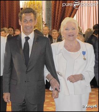 Nicolas Sarkozy honoré d'avoir remis ce titre à Line Renaud 