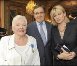 Nonce Paolini et sa femme Catherine Falgayrac ont assisté au sacre de Line Renaud en tant que Grand Officier à l'Ordre National du Mérite, au Palais de l'Elysée, mardi 30 juin 2009