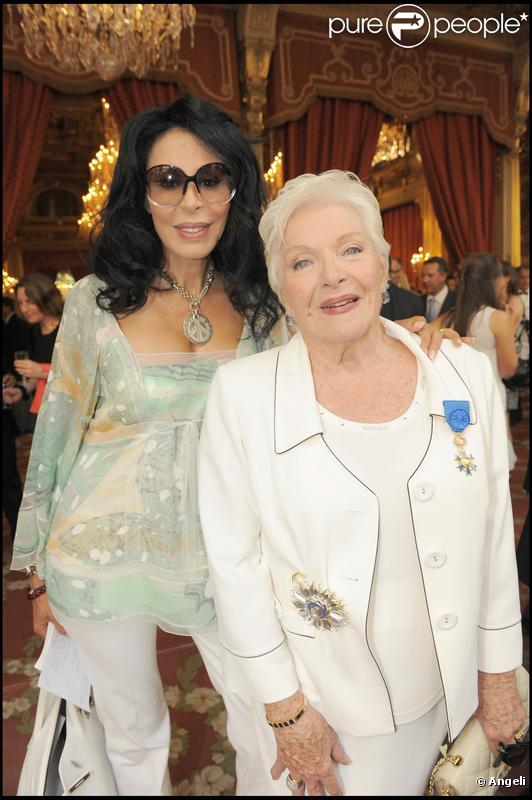Yamina Benguigui a assisté au sacre de Line Renaud en tant que Grand Officier à l'Ordre National du Mérite, au Palais de l'Elysée, mardi 30 juin 2009