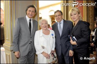 Patrick de Carolis, Nonce Paolini et sa femme Catherine Falgayrac, ont assisté au sacre de Line Renaud en tant que Grand Officier à l'Ordre National du Mérite, au Palais de l'Elysée, mardi 30 juin 2009.  