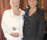 Bernadette Chirac a assisté au sacre de Line Renaud en tant que Grand Officier à l'Ordre National du Mérite, au Palais de l'Elysée, mardi 30 juin 2009