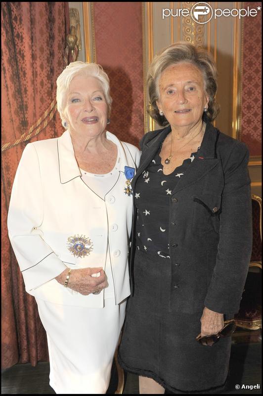 Bernadette Chirac a assisté au sacre de Line Renaud en tant que Grand Officier à l'Ordre National du Mérite, au Palais de l'Elysée, mardi 30 juin 2009