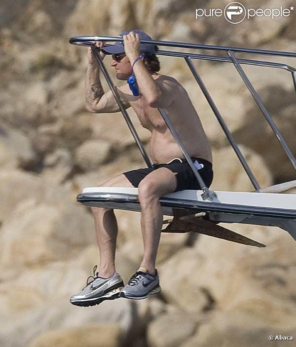 Sean Penn en vacances sur un bateau