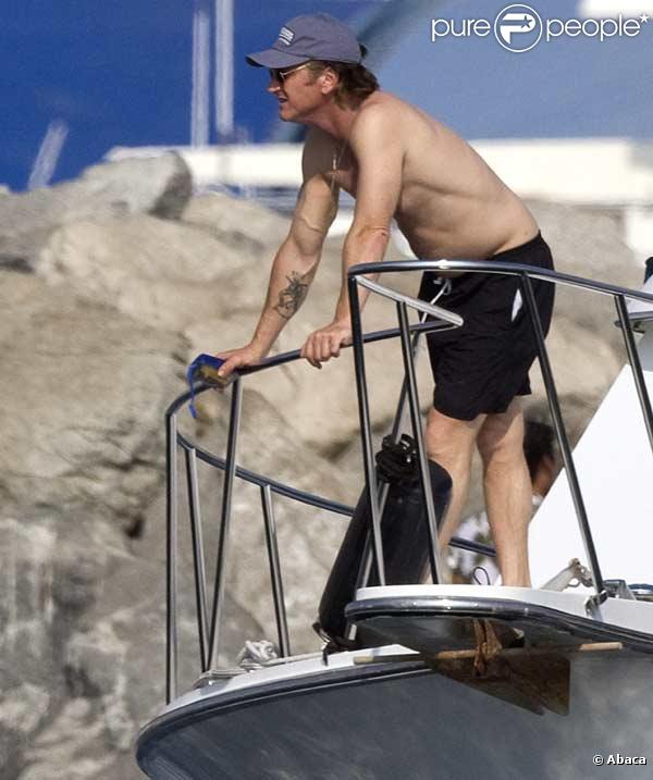 Sean Penn en vacances sur un bateau