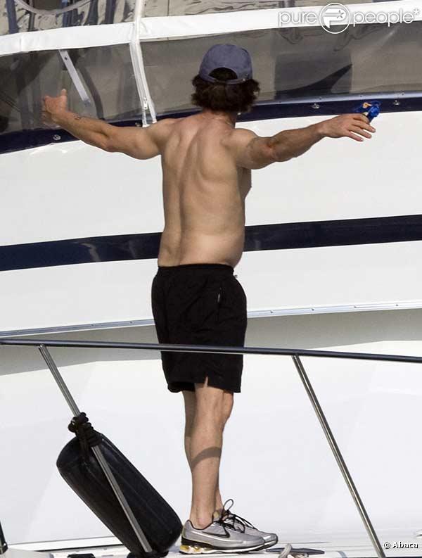 Sean Penn en vacances sur un bateau