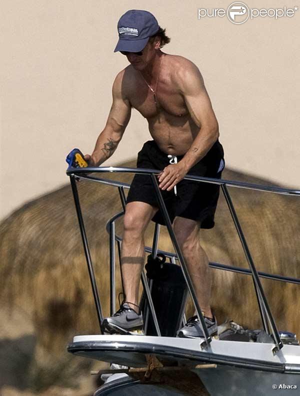 Sean Penn en vacances sur un bateau