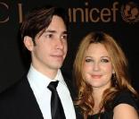 Justin Long et Drew Barrymore 