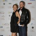 Eric Dane pose avec sa belle Rebbeca Gayheart... mais ne laisse pas tomber son copain Justin Chambers !