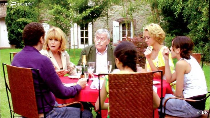 Hélène de Fougerolles, Malika Alaoui, Mélanie Tran, Michel Duchaussoy, Mylène Demongeot et Zinedine Soualem dans Tricheuse de Jean-François Davy (2009)