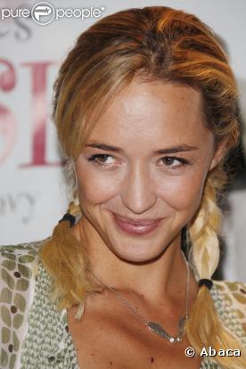 Hélène de Fougerolles lors de la première du film Tricheuse le 13 juillet à l'UGC des Halles à Paris