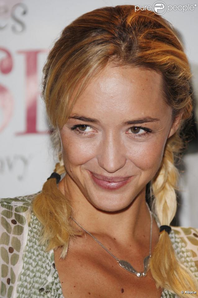 Hélène de Fougerolles lors de la première du film Tricheuse le 13 juillet à l'UGC des Halles à Paris