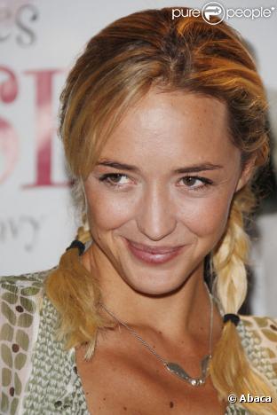 Hélène de Fougerolles lors de la première du film Tricheuse le 13 juillet à l'UGC des Halles à Paris