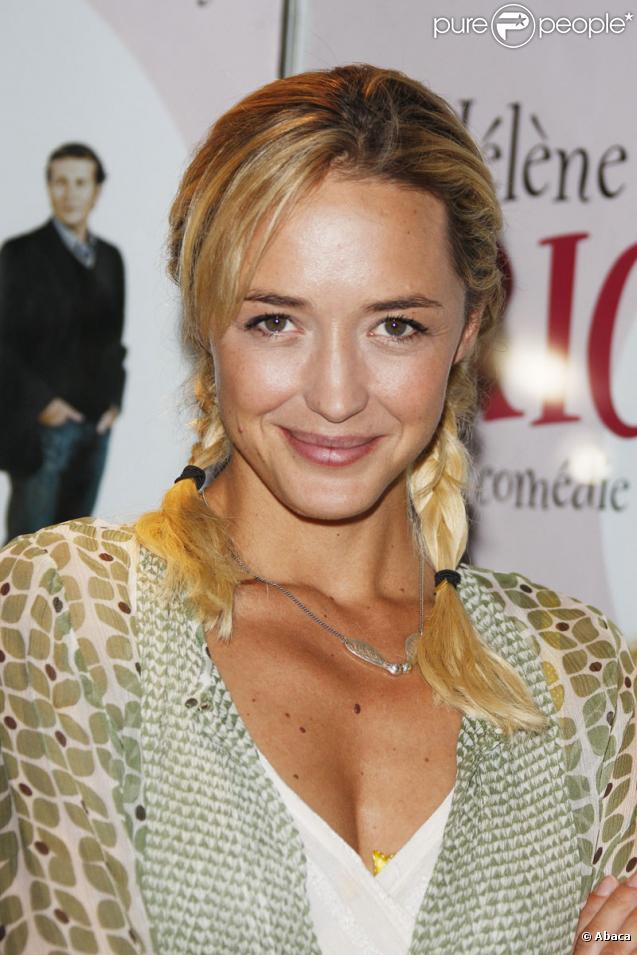 Hélène de Fougerolles lors de la première du film Tricheuse le 13 juillet à l'UGC des Halles à Paris
