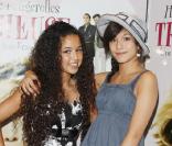 Malika Alaoui et Mélanie Tran lors de la première de Tricheuse à l'Ugc des Halles à Paris le 13 juillet 2009
