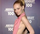 La très jolie Lydia Hearst sur tapis rouge... peut se permettre de porter n'importe quoi... 