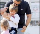 Russell Crowe en famille (Londres, 18 juillet 2009)