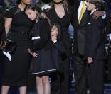 La Toya Jackson pendant l'hommage à son frère au Staples Center