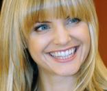 Mena Suvari ravissante sur tapis rouge ! 