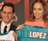 Jennifer Lopez et Marc Anthony hier soir mardi 21 juillet à New York pour une conférence de presse avec le club Miami Dolphins.