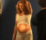 Angie Everhart sur le tournage d'une publicité pour les crèmes anti-vergétures Palmer