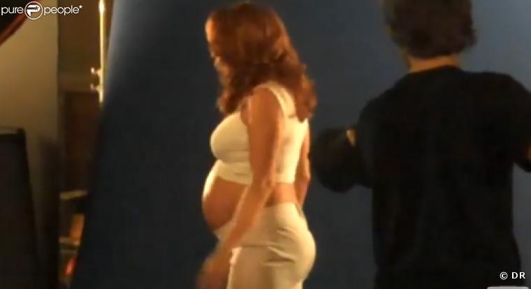 Angie Everhart sur le tournage d'une publicité pour les crèmes anti-vergétures Palmer