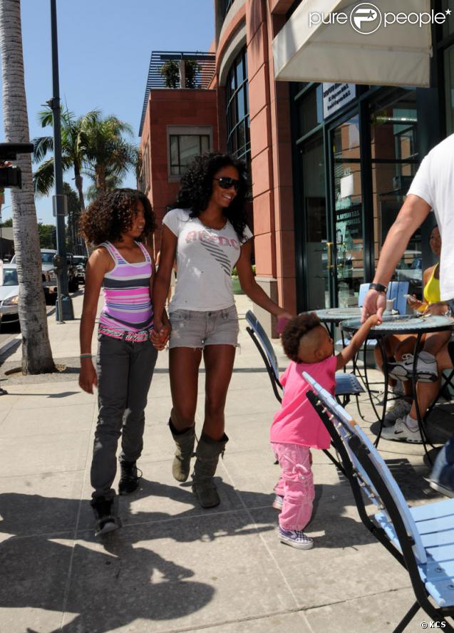 Mel B et ses filles Phoenix-Chi et Angel Iris à Beverly Hills le 22 juillet 2009