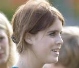 La prince andrew, duc d'York et ses filles Eugénie et Beatrice sont au course d'Ascot le 25 juillet 2009