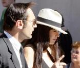  Mélanie Doutey et Gilles Lellouche au mariage de leurs amis Alexandra Lamy et Jean Dujardin, le 25 juilet 2009. 
 &nbsp; 