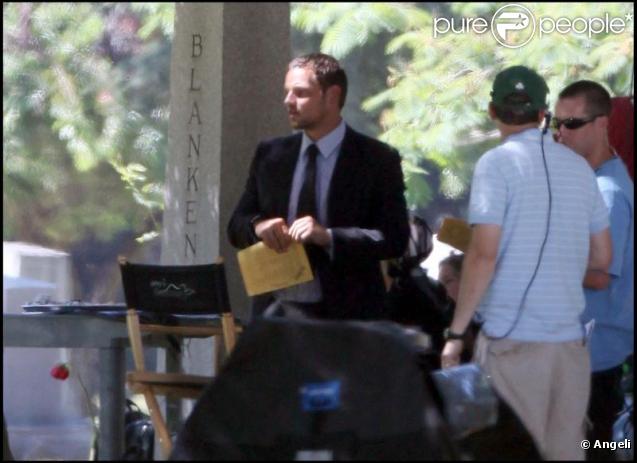Justin Chambers alias Alex Karev sur le tournage de la saison 6 de Grey's Anatomy. Juillet 2009