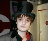 Pete Doherty se prend pour un maire français...
