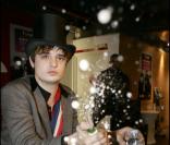 Pete Doherty se prend pour un maire français...