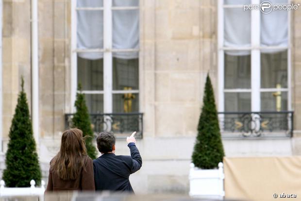  Mariage de Nicolas Sarkozy : un nouveau sondage révèle que son image est ternie pour 31% des Français...