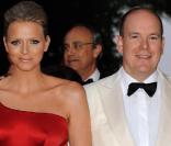 Charlene Wittstock et le Prince Albert très complices au 61e gala de la Croix Rouge à Monaco vendredi 31 juillet
