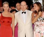 Charlene Wittstock, Albert et Stéphanie de Monaco au 61e gala de la Croix Rouge à Monaco