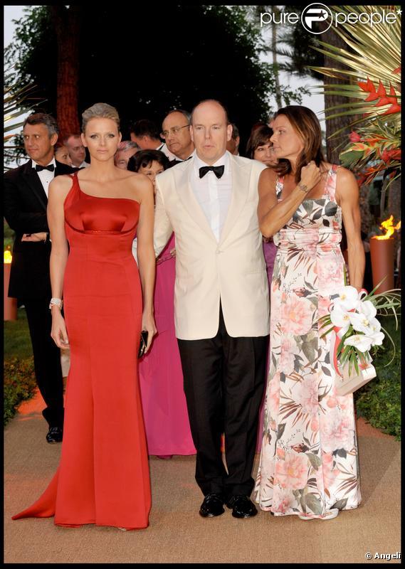 Charlene Wittstock, Albert et Stéphanie de Monaco au 61e gala de la Croix Rouge à Monaco