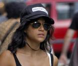 Michelle Rodriguez se promène avec une amie dans le quartier de Soho à New-York le 31 juillet 2009