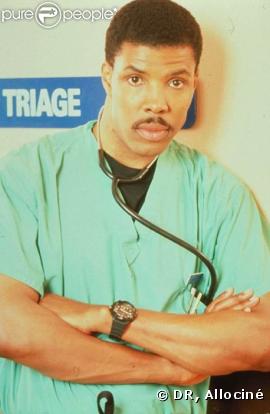 Eriq La Salle interprète le rôle du Dr Peter Benton, un brillant chirurgien          en traumatologie. Il sera aussi de retour pour le grand final d' Urgences .