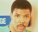 Eriq La Salle interprète le rôle du Dr Peter Benton, un brillant chirurgien          en traumatologie. Il sera aussi de retour pour le grand final d' Urgences . 