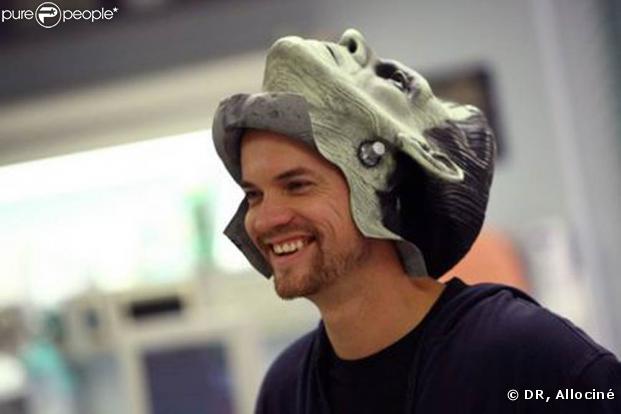 Ray Barnett (Shane West) arrive dans la saison 11 de  Urgences . Il fait le choix d'abandonner sa passion (la musique) et son groupe de rock, pour se consacrer pleinement à la médecine. Son amour à sens unique pour Neela, le rend très triste.
