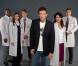  Dr House  (Hugh Laurie) est un médecin arrogant et asocial. Mais c"est aussi un brillant médecin. Et avec son équipe d"experts, il est prêt à tout pour résoudre les cas médicaux les plus mystérieux et sauver des vies.  