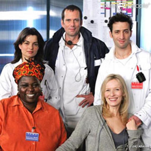 L' Equipe Médicale d'Urgences  nous fait découvrir la vie du SAMU. Diffusée sur France 2, la ficiton connait de bons résultats d'audience. 