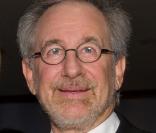  Le projet de la série tient énormément à coeur au grand Steven Spielberg. Malheureusement, au début de la série, il était engagé sur la production de  Jurassic Park . Mais il  reviendra ensuite en tant que producteur (saison 1) et conseiller.
