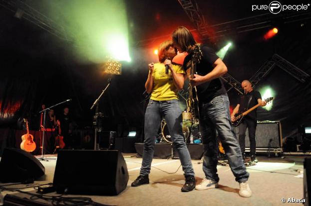 Anaïs sur la scène de Brive la Gaillarde (4 août 2009)