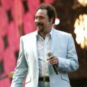 Tom Jones, sex bomb un jour, sex bomb toujours : il a fait assurer sa toison !