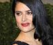 Salma Hayek en femme à barbe... dans la peau d'une créature monstrueuse ! Regardez !