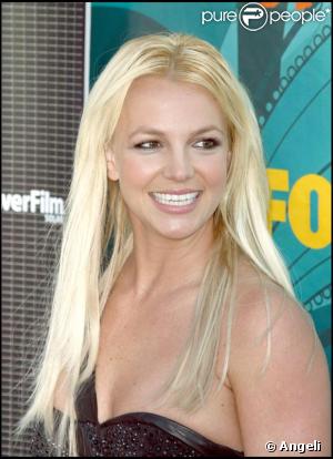 Britney Spears aux Teen Choice Awards. 09/08/09